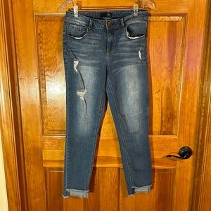 1822 Denim Women’s light Wash Raw Hem Size 10-EUC